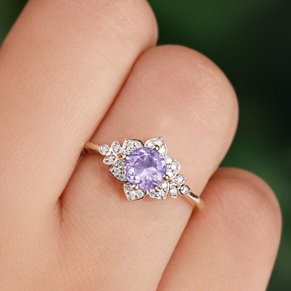 Vintage Style Floral ring - Lavender Amethyst, February Birthstone / Flower Ring - Picture 1 of 4